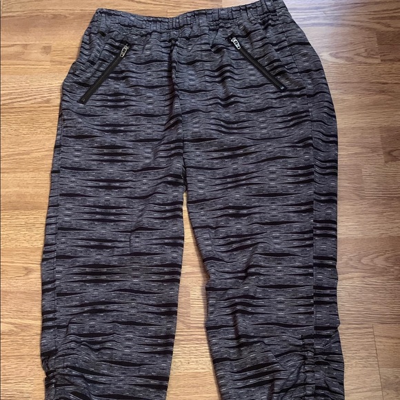 Athleta Pants - Athleta Aspire Jogger Pants Gray and Black Size 0